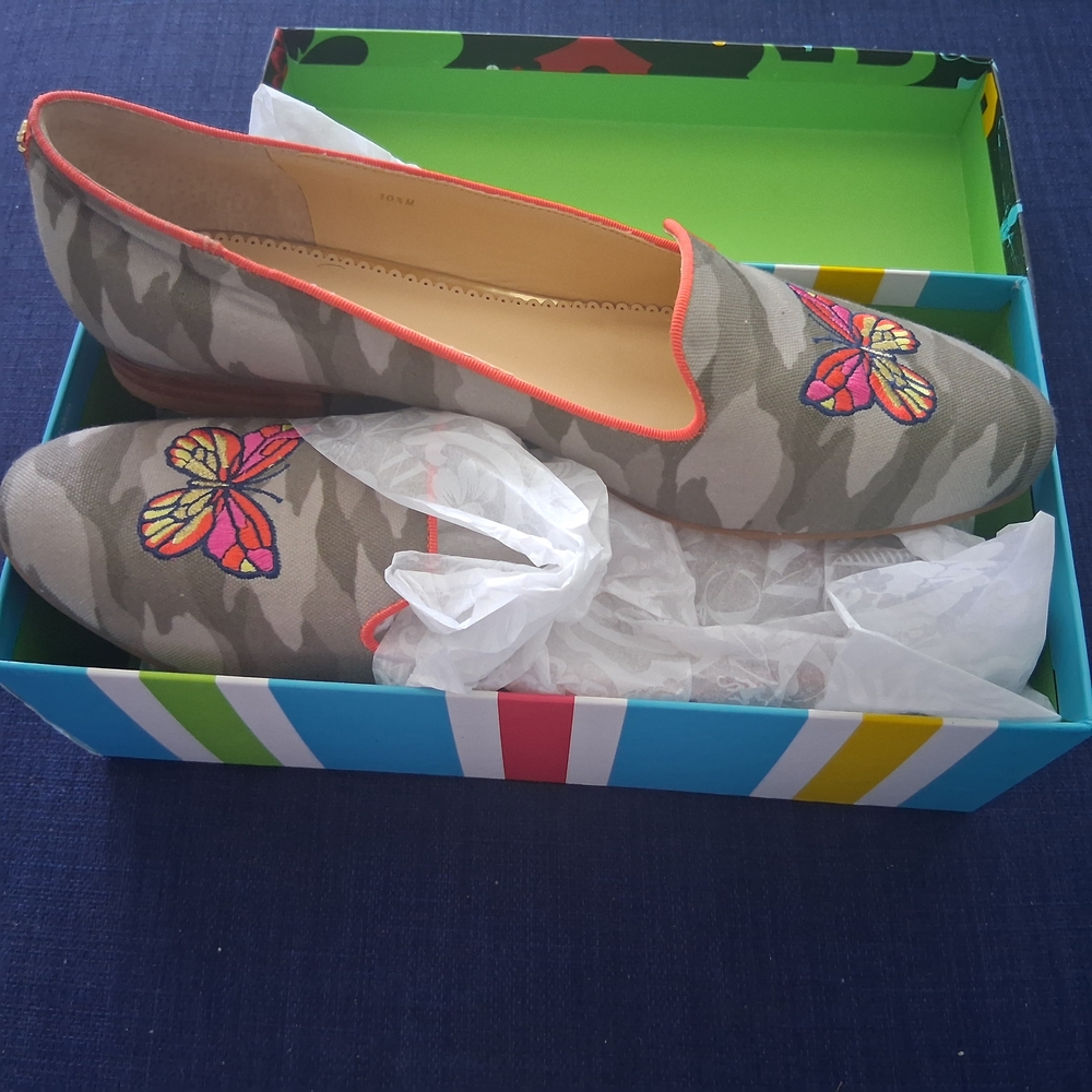Butterfly Embroidered Camouflage Loafers